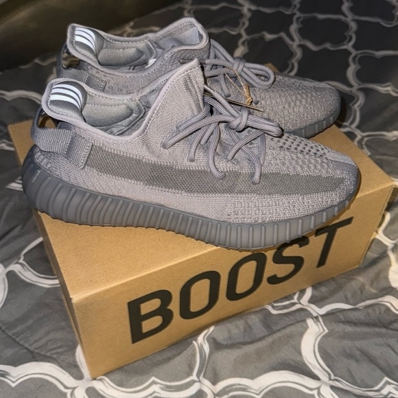 YEEZY BOOST 350 V2 ‘STEEL GREY’ - Picture 1 of 17
